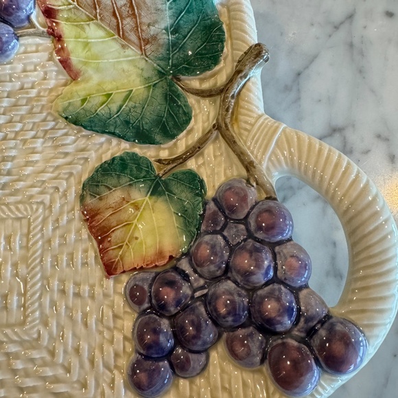 Fitz and Floyd ceramic basketweave square serving platter w/ handles & grapes. - Picture 6 of 8